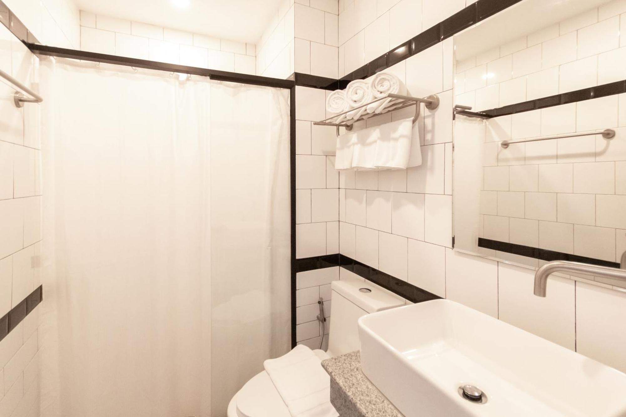 Ananzitra Hotel Канчанабури Екстериор снимка