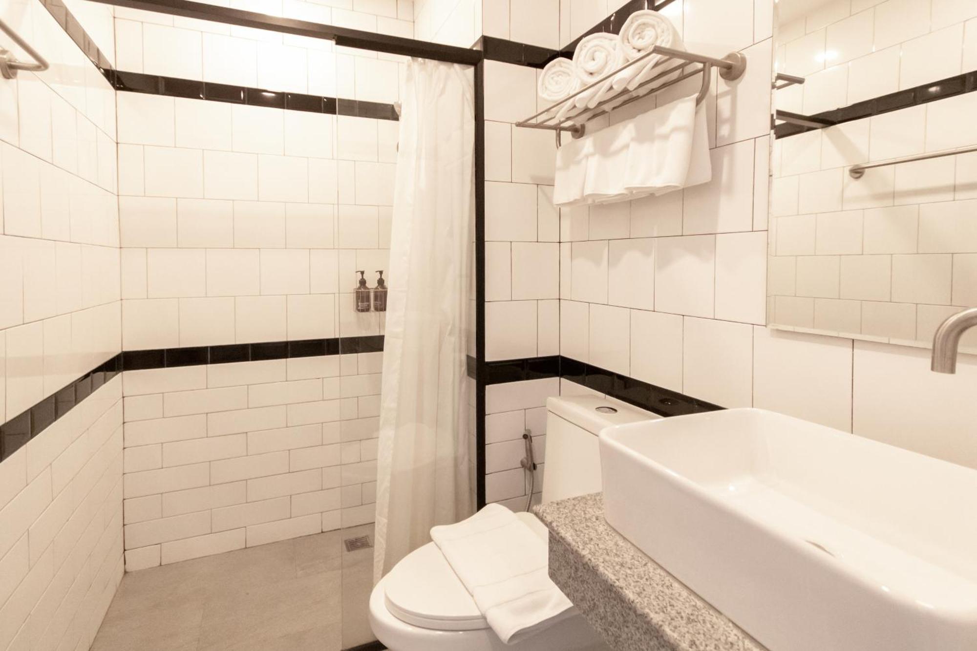 Ananzitra Hotel Канчанабури Екстериор снимка